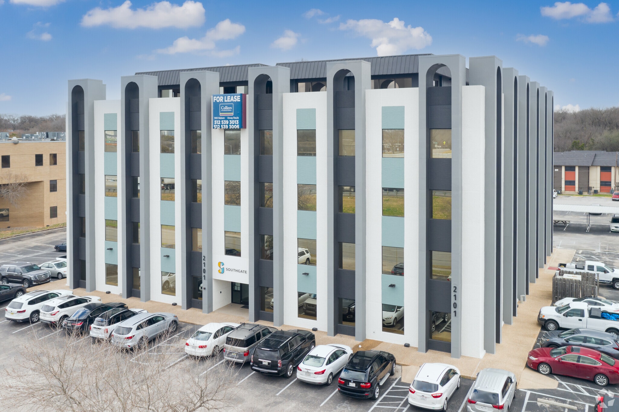 2101 S Interstate 35, Austin, TX for lease Primary Photo- Image 1 of 8