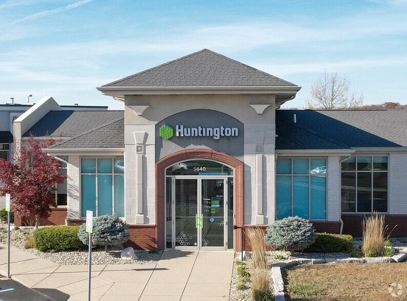 5640 W 86th St, Indianapolis, IN for lease - Building Photo - Image 2 of 5