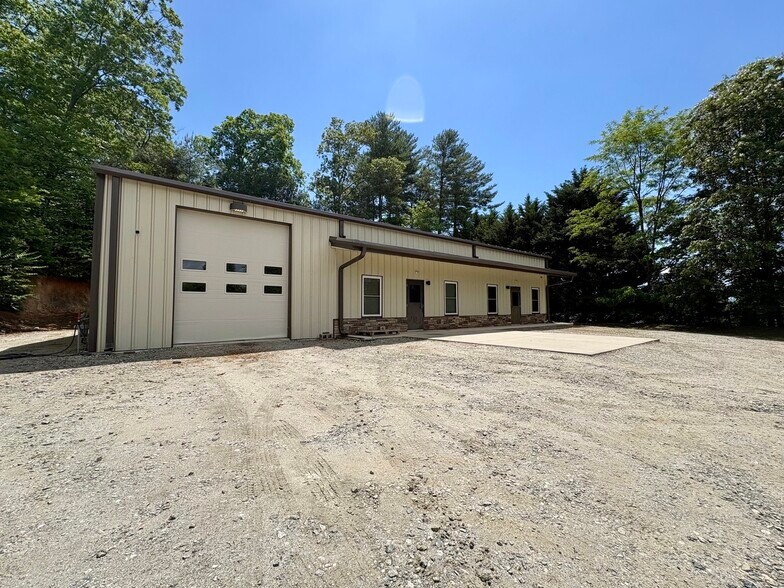 5134 Old Haywood Rd, Mills River, NC à louer - Photo du bâtiment - Image 2 de 20