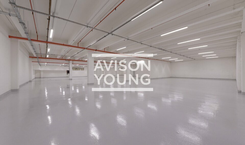Industrial in Paris for lease - Interior Photo - Image 2 of 7