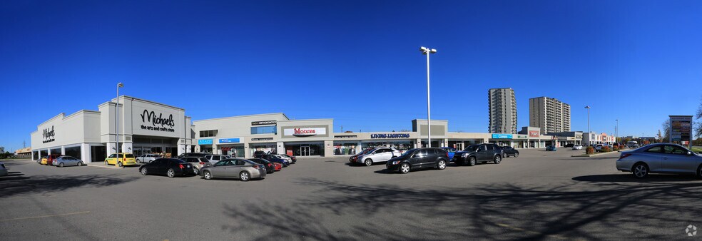 500 Fairway Rd S, Kitchener, ON à louer - Photo du bâtiment - Image 2 de 10