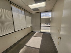 3200 Riverside Dr, Macon-Bibb, GA for lease Interior Photo- Image 2 of 8