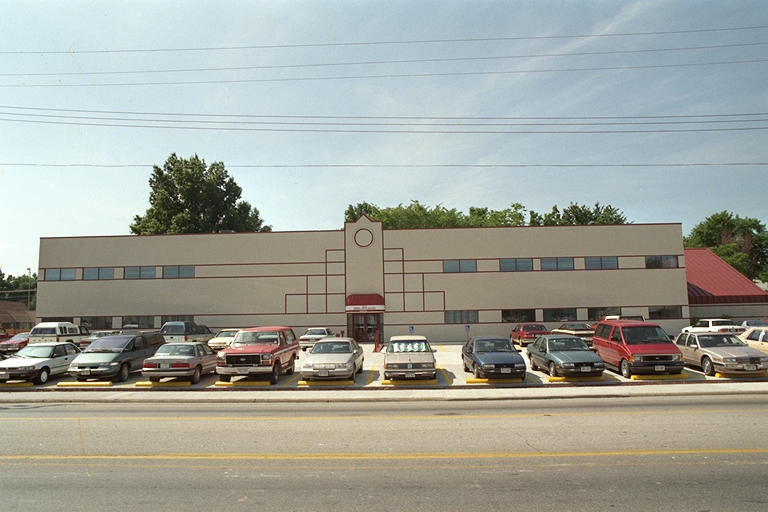 402 W Main St, Benton, IL for lease - Primary Photo - Image 1 of 1