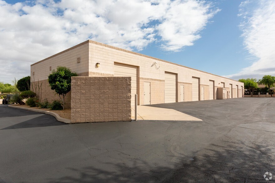 15905 N Greenway Hayden Loop, Scottsdale, AZ à louer - Photo du bâtiment - Image 3 de 3