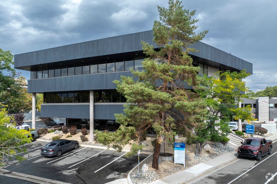 333 Holcomb Ave, Reno, NV à louer - Photo du bâtiment - Image 3 de 5