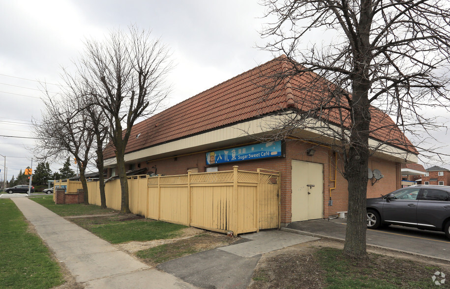 4911 Steeles Ave E, Toronto, ON for lease - Building Photo - Image 3 of 5