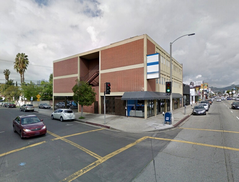 421-425 S Fairfax Ave, Los Angeles, CA à louer - Photo du bâtiment - Image 1 de 5