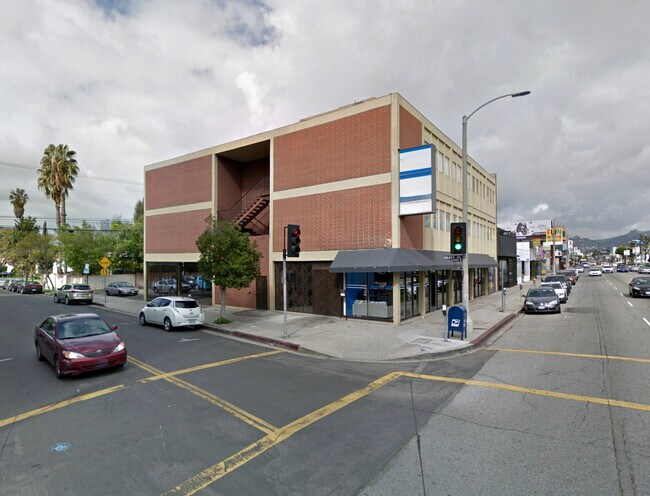 More details for 421-425 S Fairfax Ave, Los Angeles, CA - Office for Sale