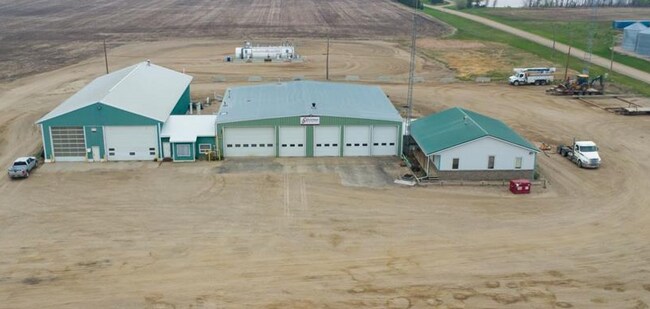 Plus de détails pour 310 Williams Industrial Dr, Neilburg, SK - Industriel à vendre