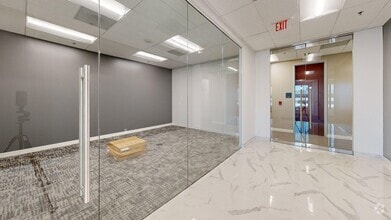 14241 Dallas Pky, Dallas, TX à louer Photo du bâtiment- Image 2 de 6