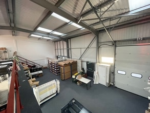 Greenbank Ter, Darwen for lease Interior Photo- Image 1 of 4