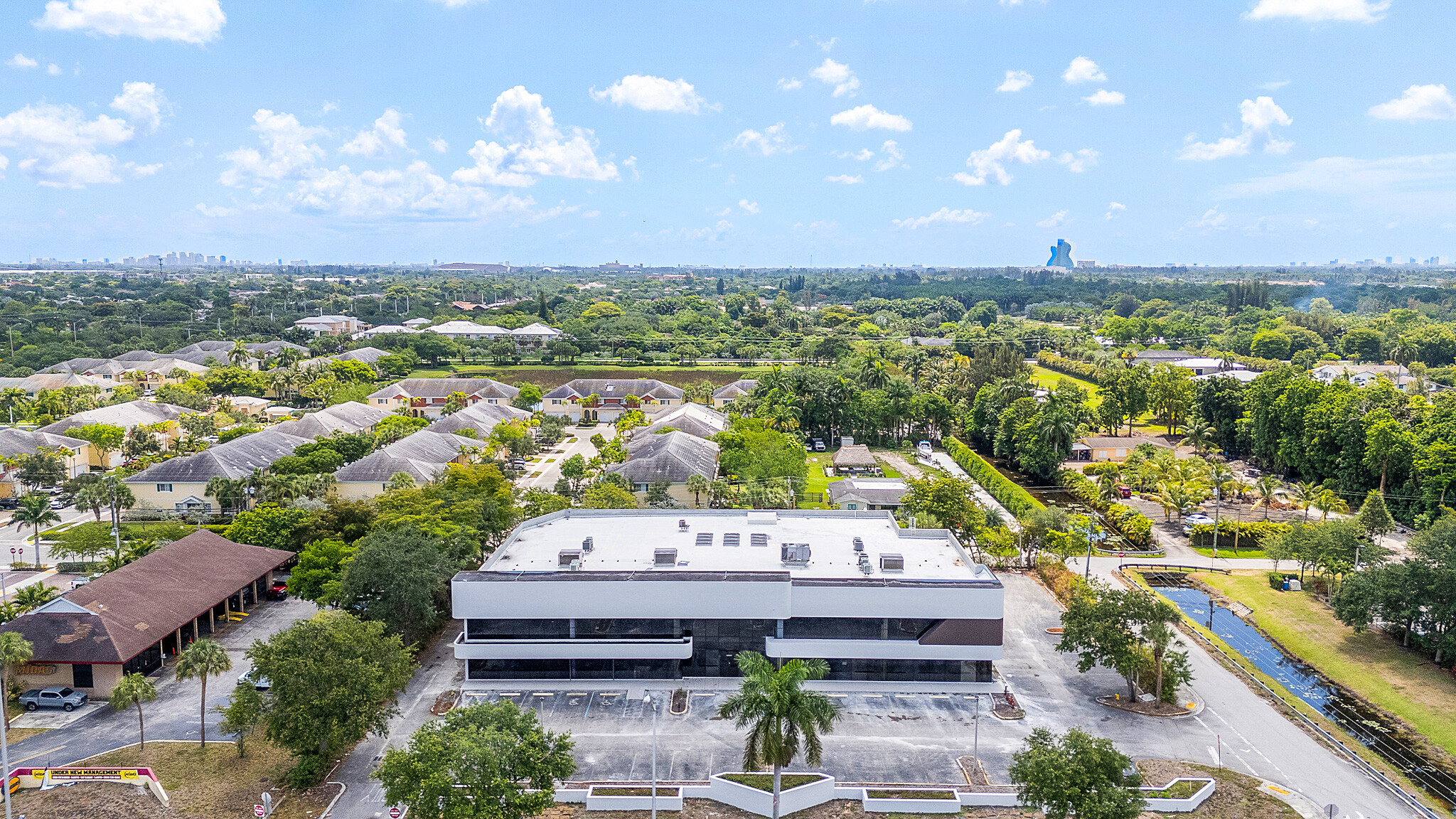 4690 S University Dr, Davie, FL for lease Building Photo- Image 1 of 34