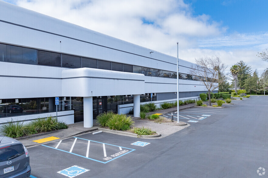 755 Southpoint Blvd, Petaluma, CA for lease - Primary Photo - Image 1 of 8