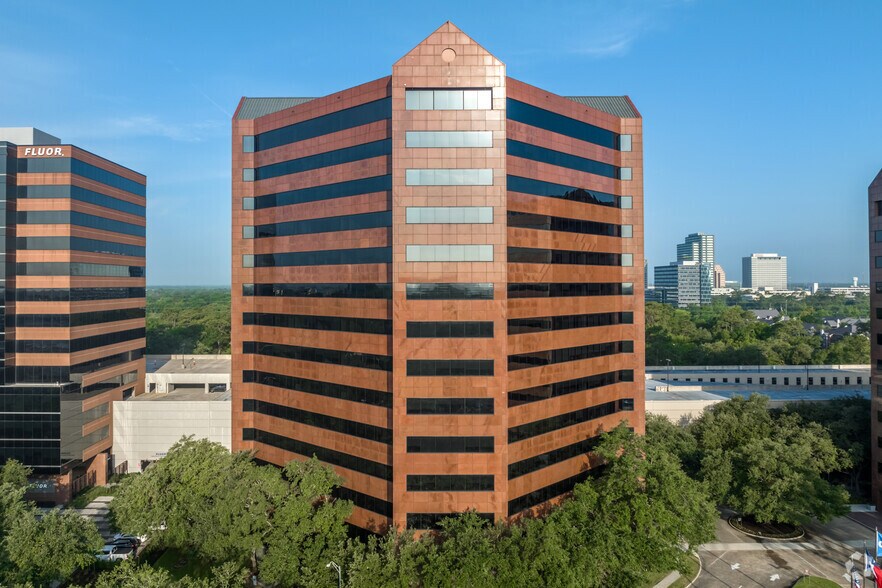 757 N Eldridge Pky, Houston, TX à vendre - Photo du bâtiment - Image 2 de 32
