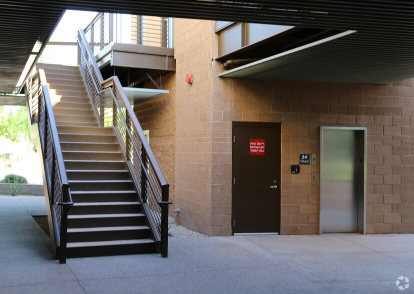 7020 E Acoma, Scottsdale, AZ à vendre - Photo du bâtiment - Image 3 de 11