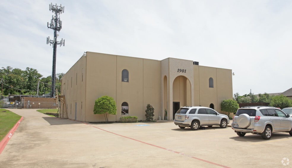 1901 Industrial Blvd, Colleyville, TX à louer - Photo du bâtiment - Image 3 de 3