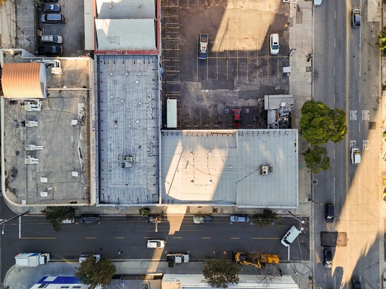 215 W 15th St, Los Angeles, CA for sale - Building Photo - Image 3 of 26
