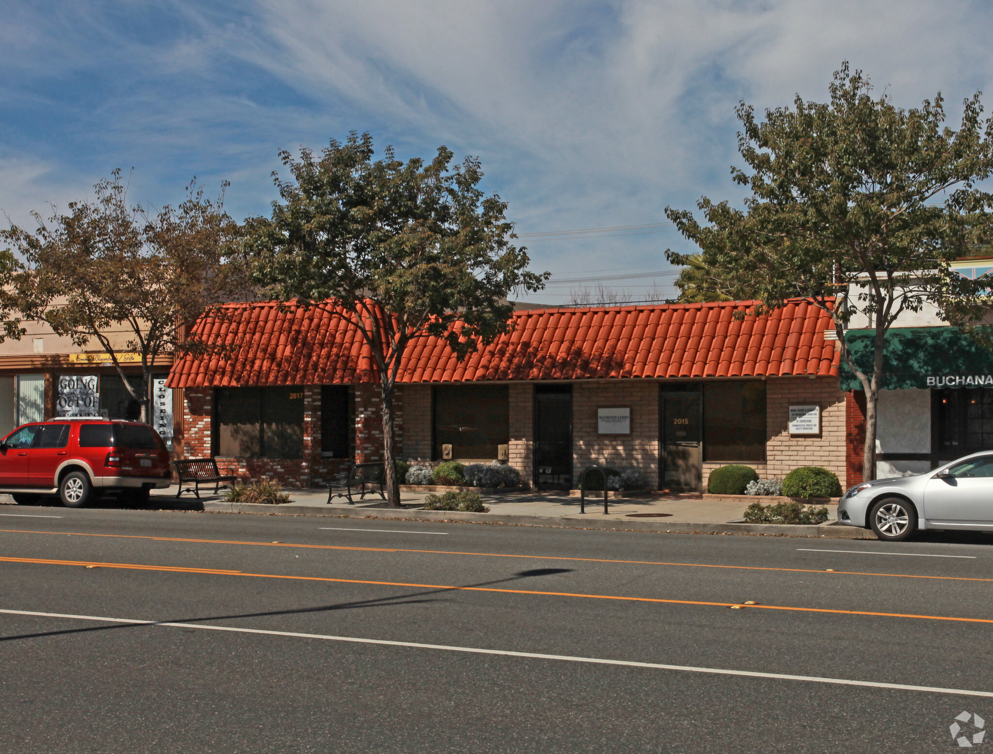 2015-2017 W Burbank Blvd, Burbank, CA for lease Primary Photo- Image 1 of 13