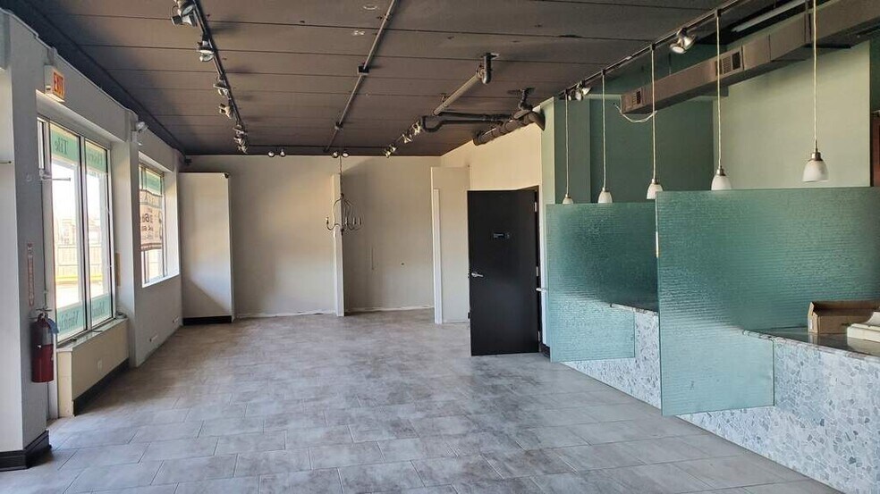5643-5645 S Harlem Ave, Chicago, IL for lease - Interior Photo - Image 2 of 10