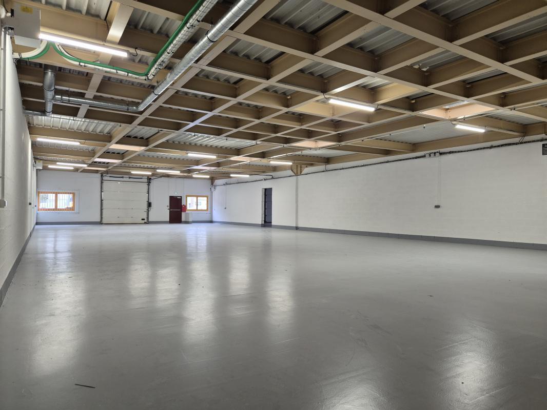 Flex in Croissy-Beaubourg for lease Building Photo- Image 1 of 8