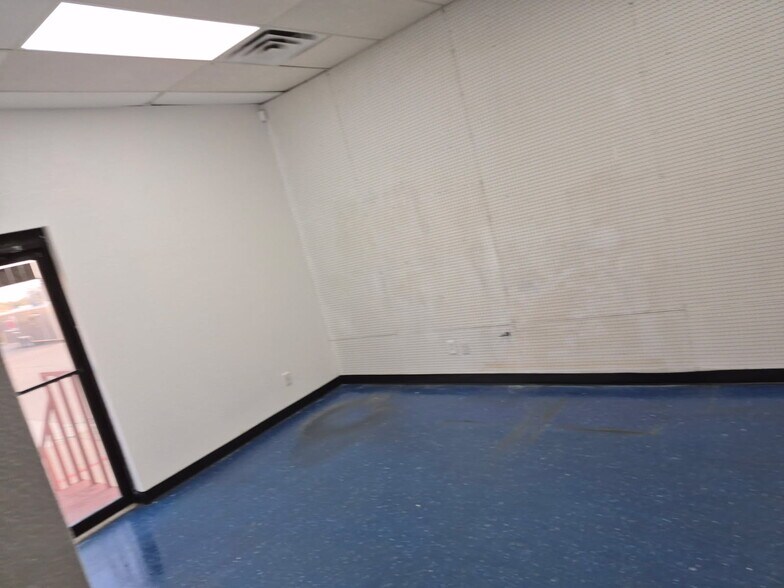 5209 Davis Blvd, North Richland Hills, TX à louer - Photo du bâtiment - Image 3 de 9