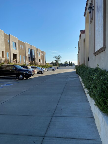 25124 Narbonne Ave, Lomita, CA for lease - Building Photo - Image 2 of 15