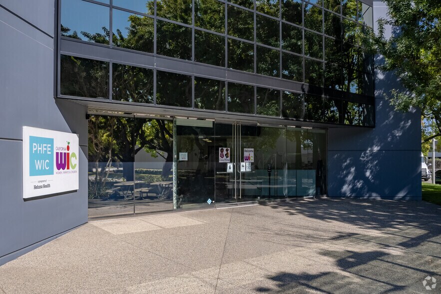 12781 Schabarum Ave, Irwindale, CA à louer - Photo du bâtiment - Image 3 de 5