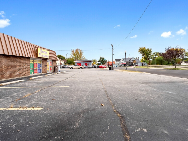 2915 Calhoun, Fort Wayne, IN à vendre - Photo du bâtiment - Image 3 de 12