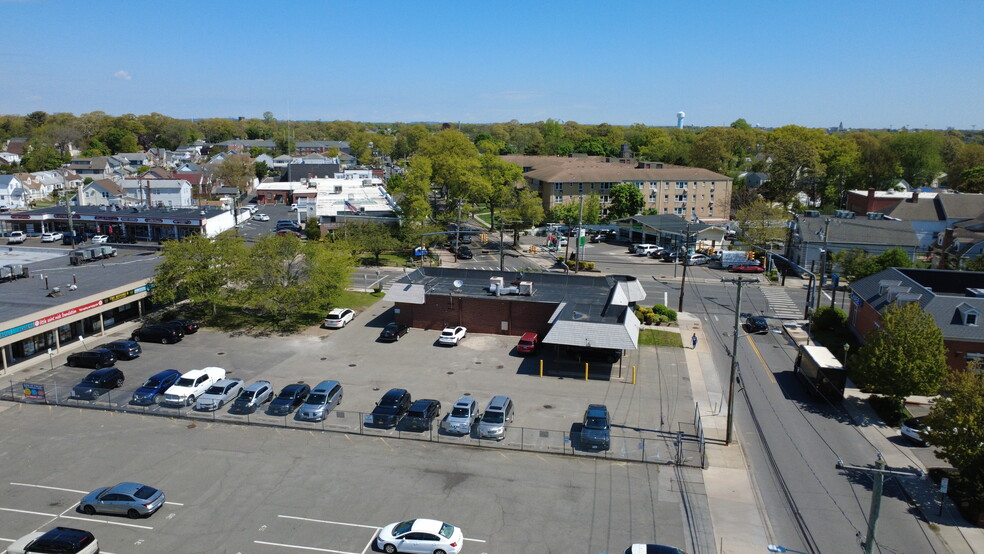 115 Main St, East Rockaway, NY à louer - Photo du bâtiment - Image 2 de 15