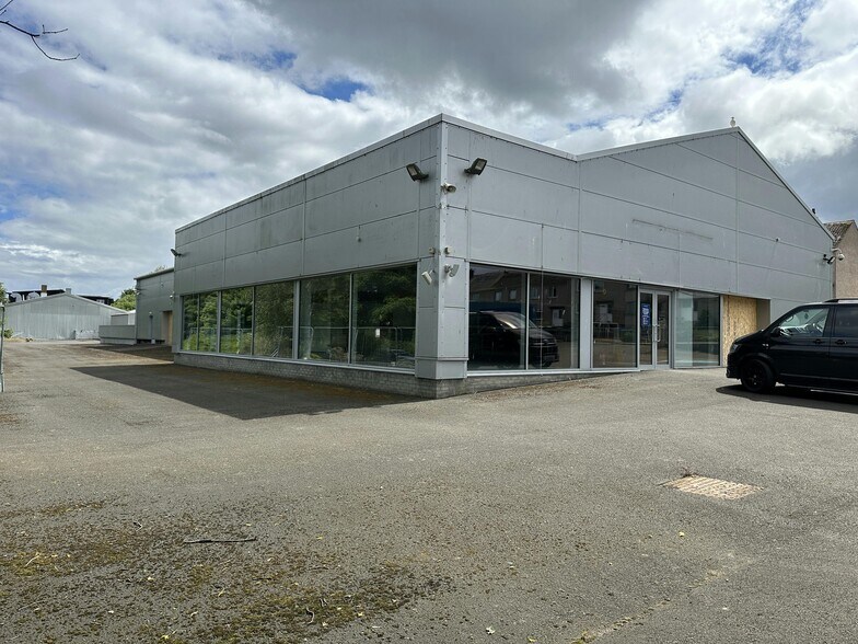 300 Strathtay Road, Perth à louer - Photo du bâtiment - Image 3 de 8