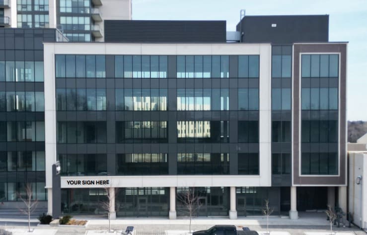 145 Queen St E, Brampton, ON à louer - Photo du bâtiment - Image 2 de 3
