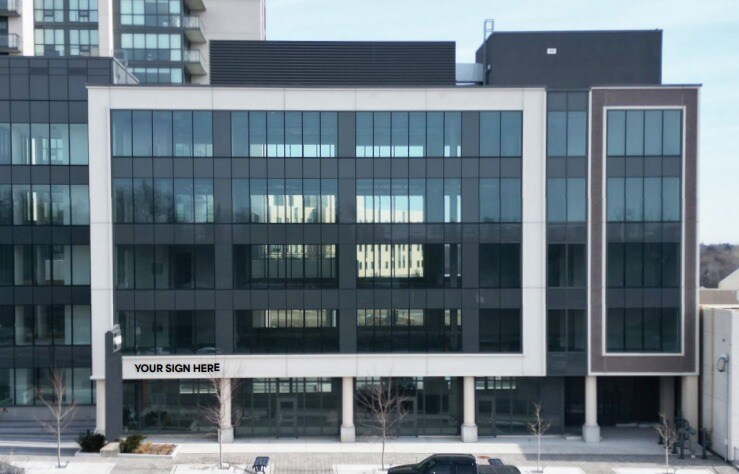 145 Queen St E, Brampton, ON à louer - Photo du bâtiment - Image 2 de 3