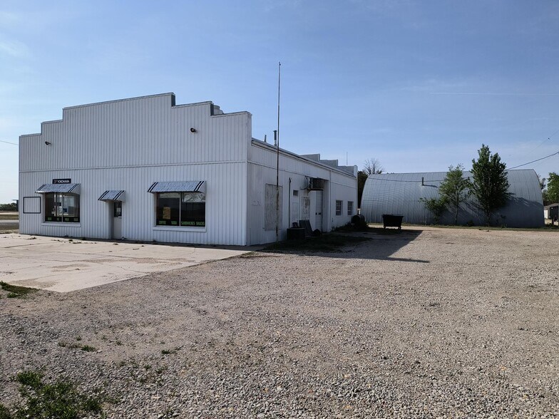 420 N Main St, Otis, KS à vendre - Photo du bâtiment - Image 3 de 23