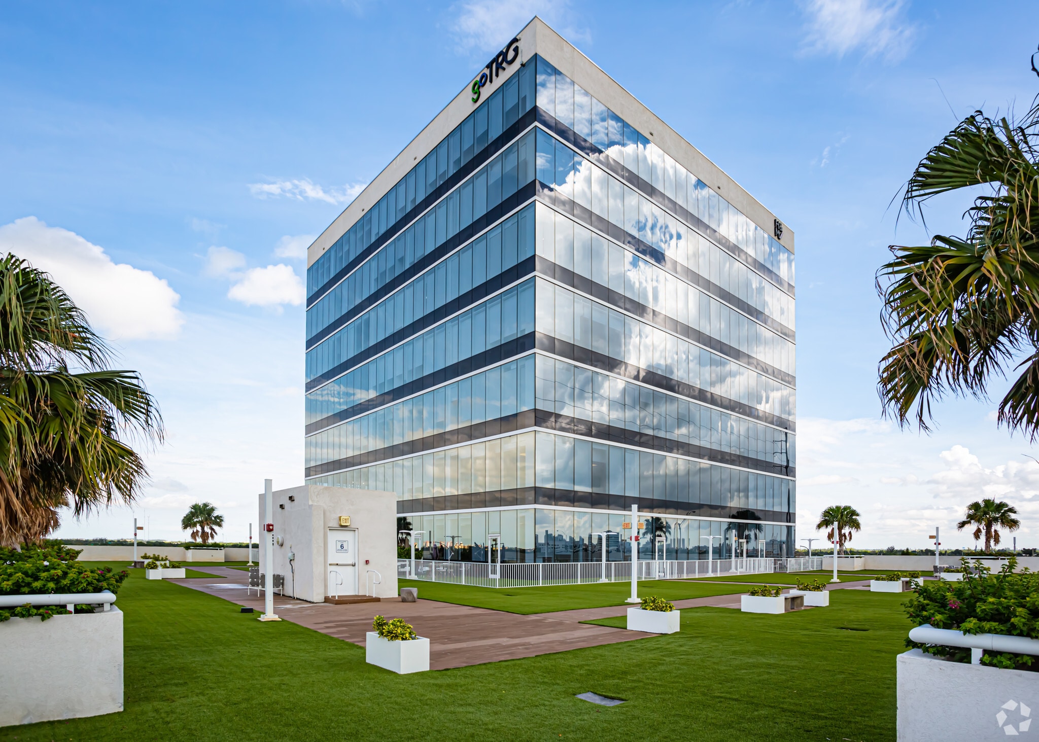 20200 W dixie Hwy, Aventura, FL for lease Primary Photo- Image 1 of 6