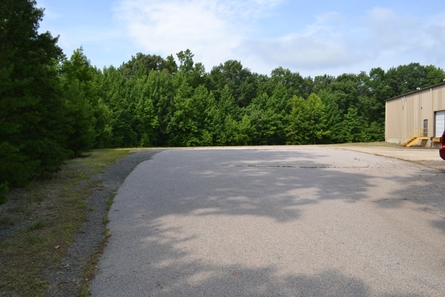 840 Tightsqueeze Industrial Rd, Chatham, VA for lease - Building Photo - Image 3 of 7