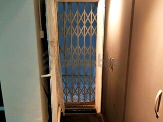 Plus de détails pour Multi-résidentiel à vendre