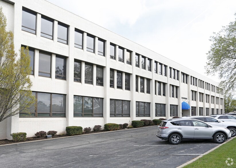 8826 Santa Fe Dr, Overland Park, KS à louer - Photo du bâtiment - Image 2 de 4