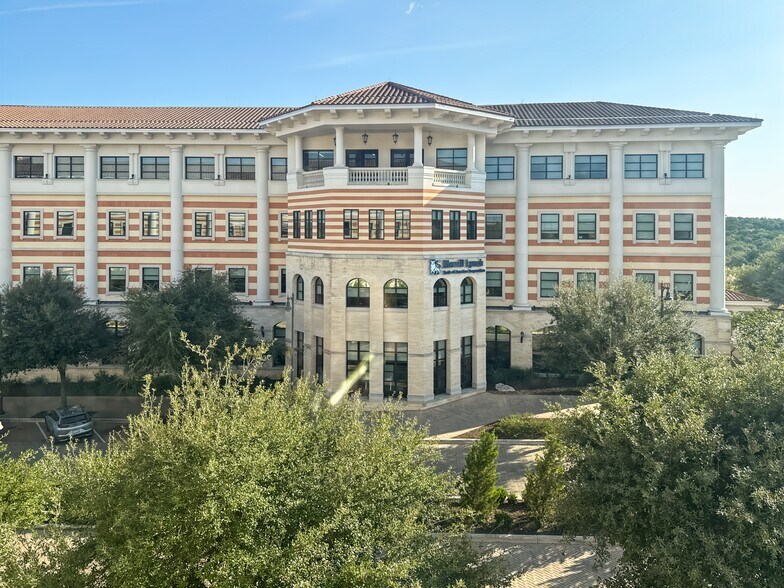 17806 W Interstate 10, San Antonio, TX à louer - Photo du bâtiment - Image 3 de 15