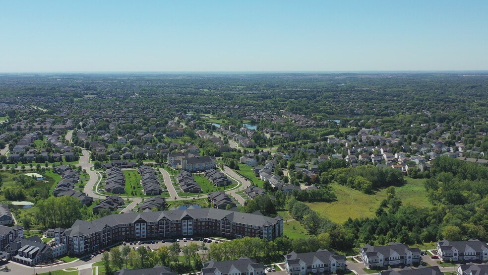 705 Settlers Ridge Pky, Woodbury, MN à vendre - Vidéo sur l’inscription commerciale - Image 2 de 11