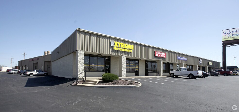 4300-4372 N Service Rd, Saint Peters, MO à louer - Photo du bâtiment - Image 3 de 12