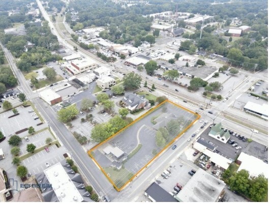 124 NE Main St, Simpsonville, SC for lease Primary Photo- Image 1 of 11