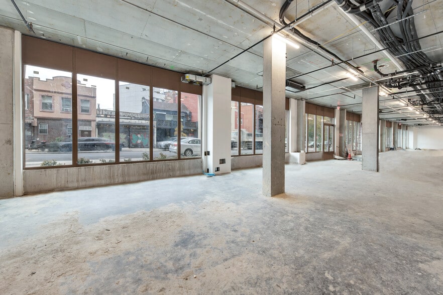 828 Metropolitan Ave, Brooklyn, NY for lease - Interior Photo - Image 2 of 5