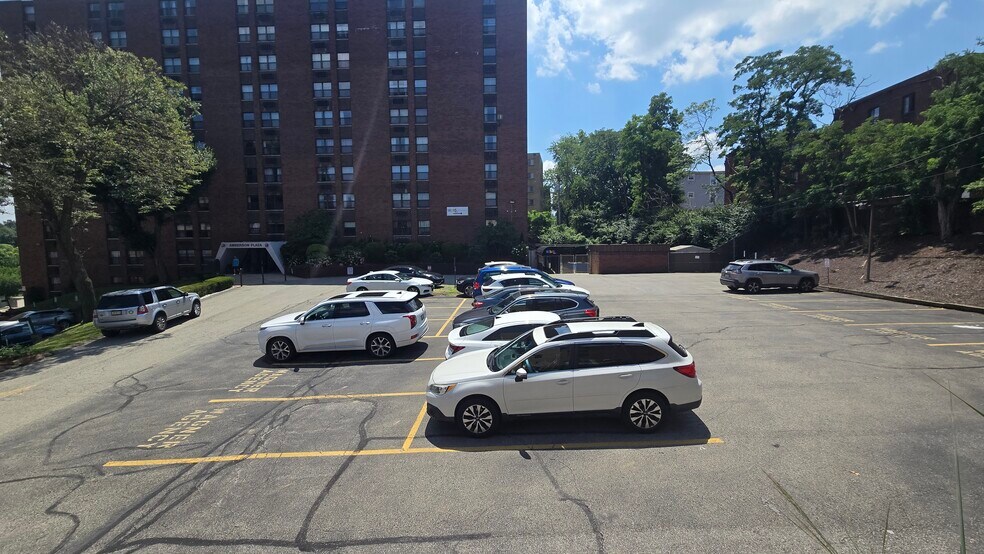 5020 Centre Ave, Pittsburgh, PA à louer - Photo du bâtiment - Image 3 de 23