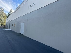 1330 Redwood Way, Petaluma, CA for lease Building Photo- Image 2 of 14