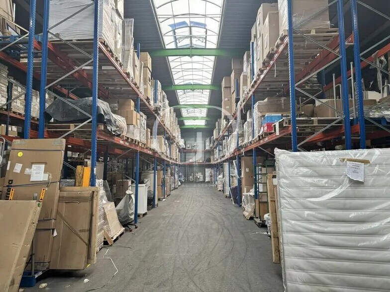 Industriel dans Genas à louer - Photo du bâtiment - Image 3 de 8