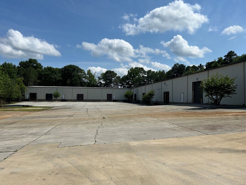 2117 McMillan St, Auburn, AL à louer - Photo du bâtiment - Image 1 de 5