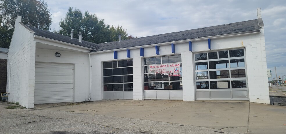 700 E North Grand Ave, Springfield, IL for sale - Building Photo - Image 2 of 6