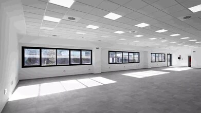 BU-735, Miranda de Ebro, Burgos for lease Interior Photo- Image 2 of 3