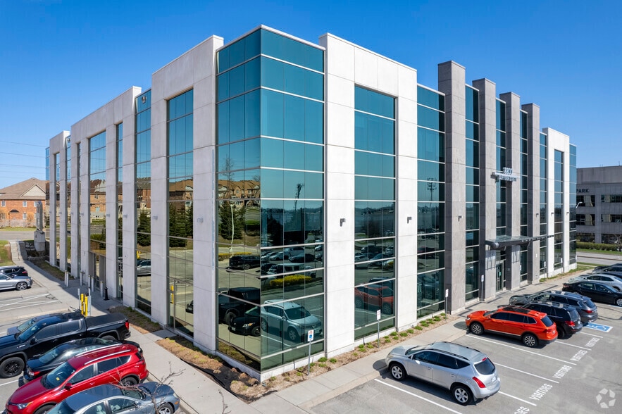 8800 Dufferin St, Vaughan, ON à louer - Photo du bâtiment - Image 2 de 7