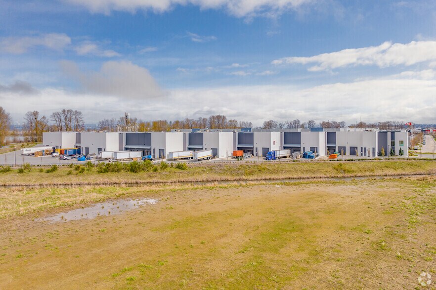7799 Berg Rd, Delta, BC à vendre - Photo du bâtiment - Image 3 de 6